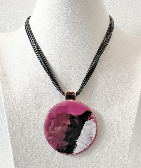 Dramatic resin pendant necklace