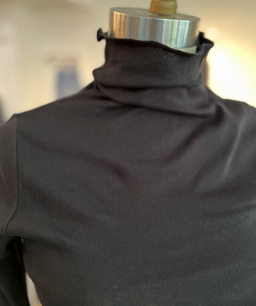 Elliott Lauren Thin Skin Black Turtleneck