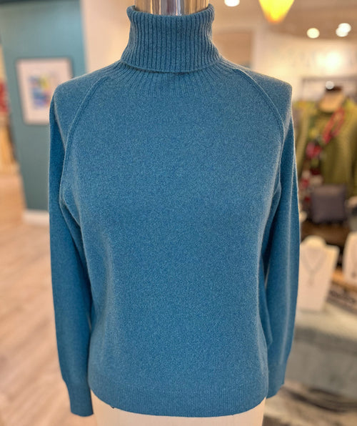 Estheme Exposed Seam Turtleneck Pullover Saphir