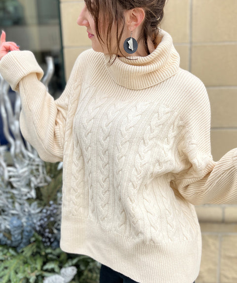 Oversize Chunky Cable Sweater size M