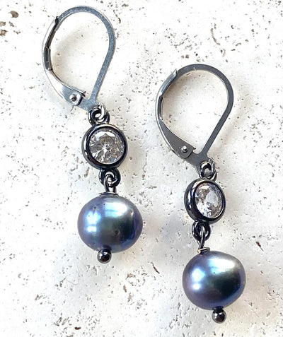 Peacock pearl earring