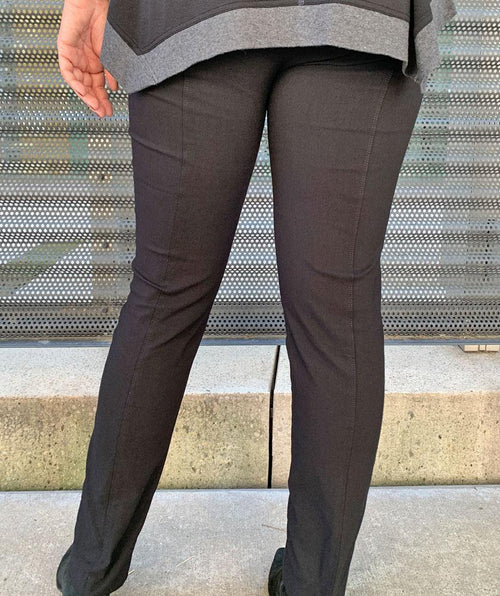 Angle pocket detail pull on pant size 2 - Premium pants from Elliott Lauren - Just $84! Shop now at Mary Walter