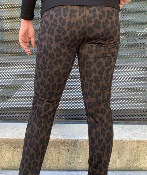 Leopard pull on pant Brown & Black size 6