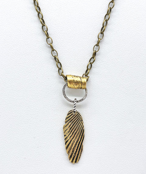 Antique pendant necklace in gold