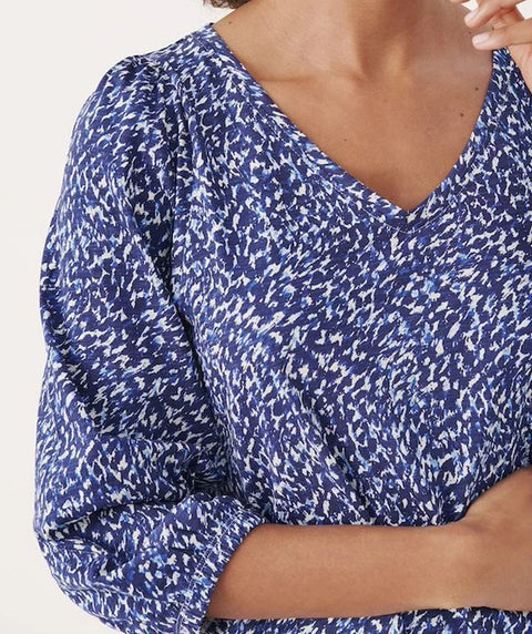 V-neck granite print tee
